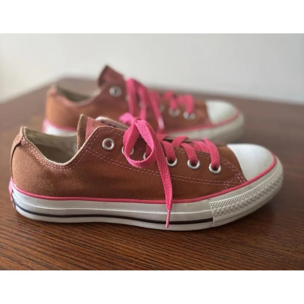 Converse Chuck Taylor All Star Sneakers Women’s Size 6 Coral Pink Low Top